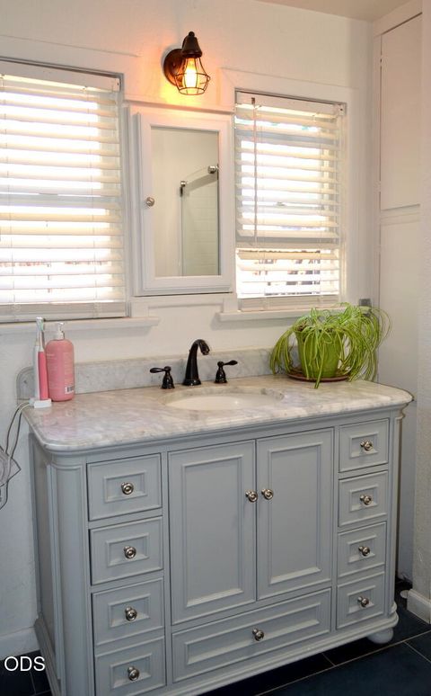 Tiny photo for 317 W Clark Street, Medford, OR 97501 (MLS # 220223024)