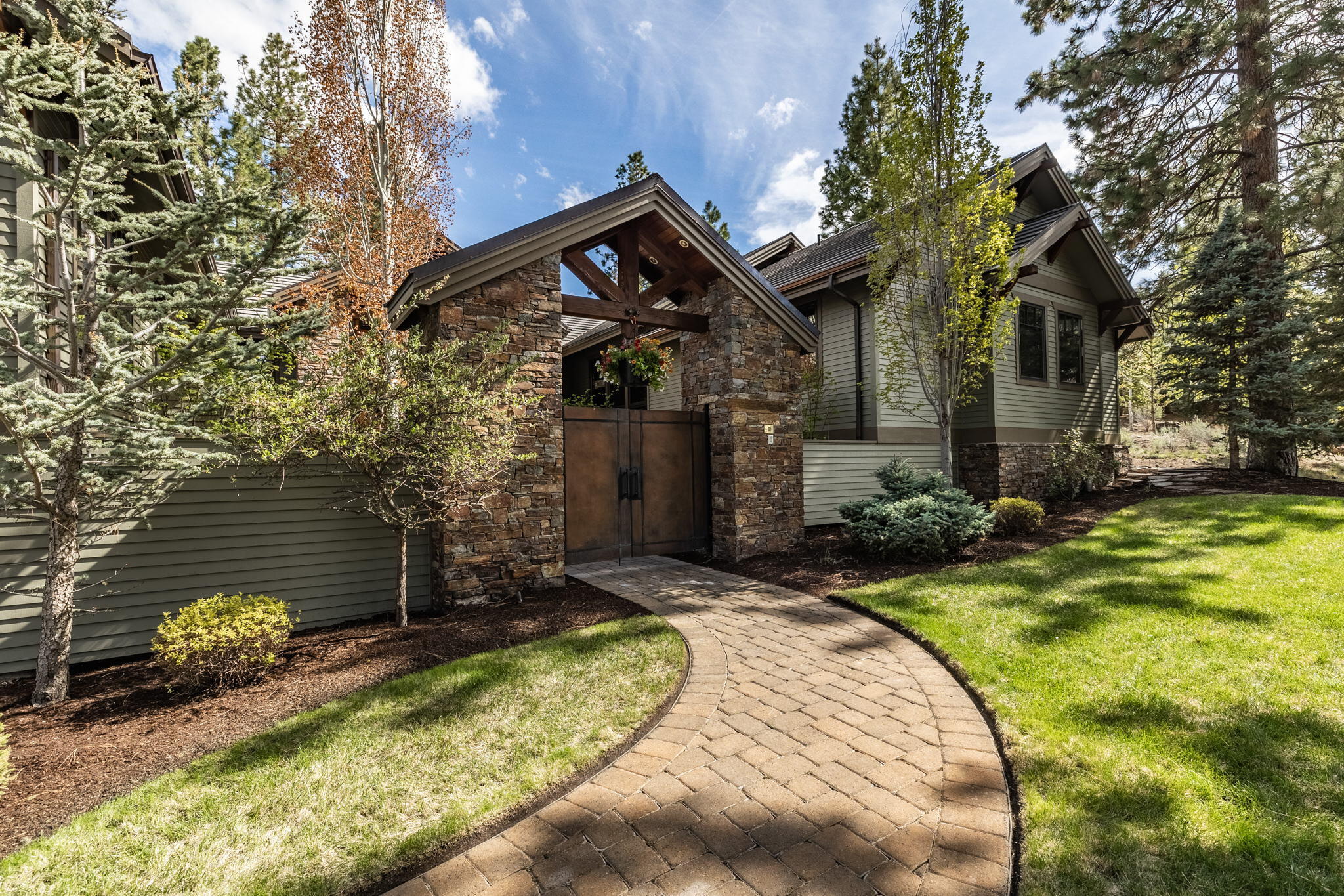 Broken Top - Residential