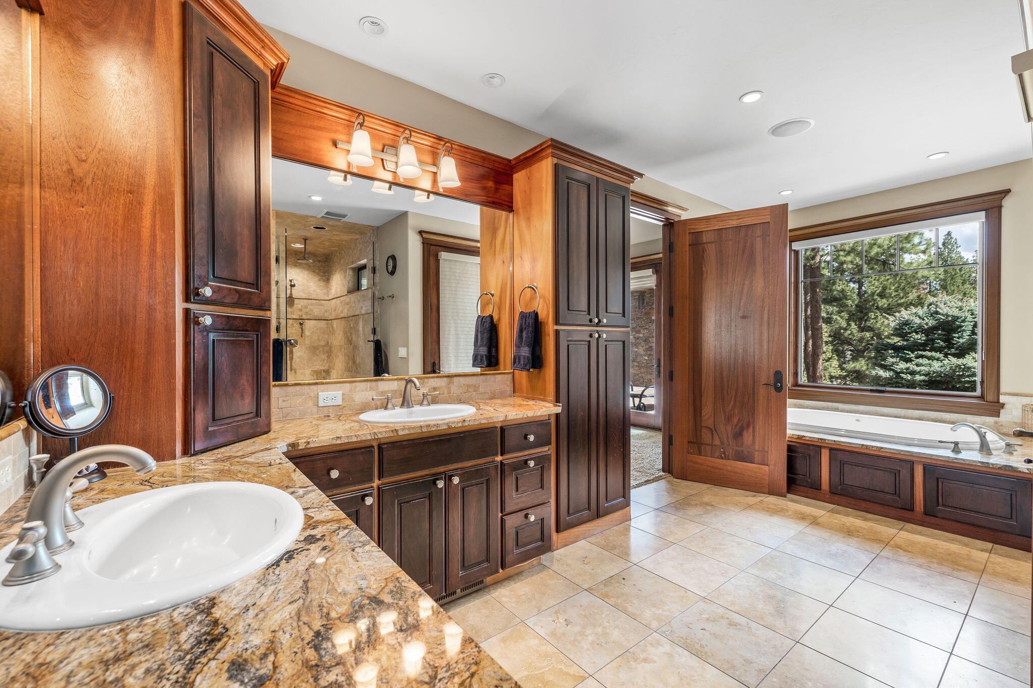 Broken Top - Residential