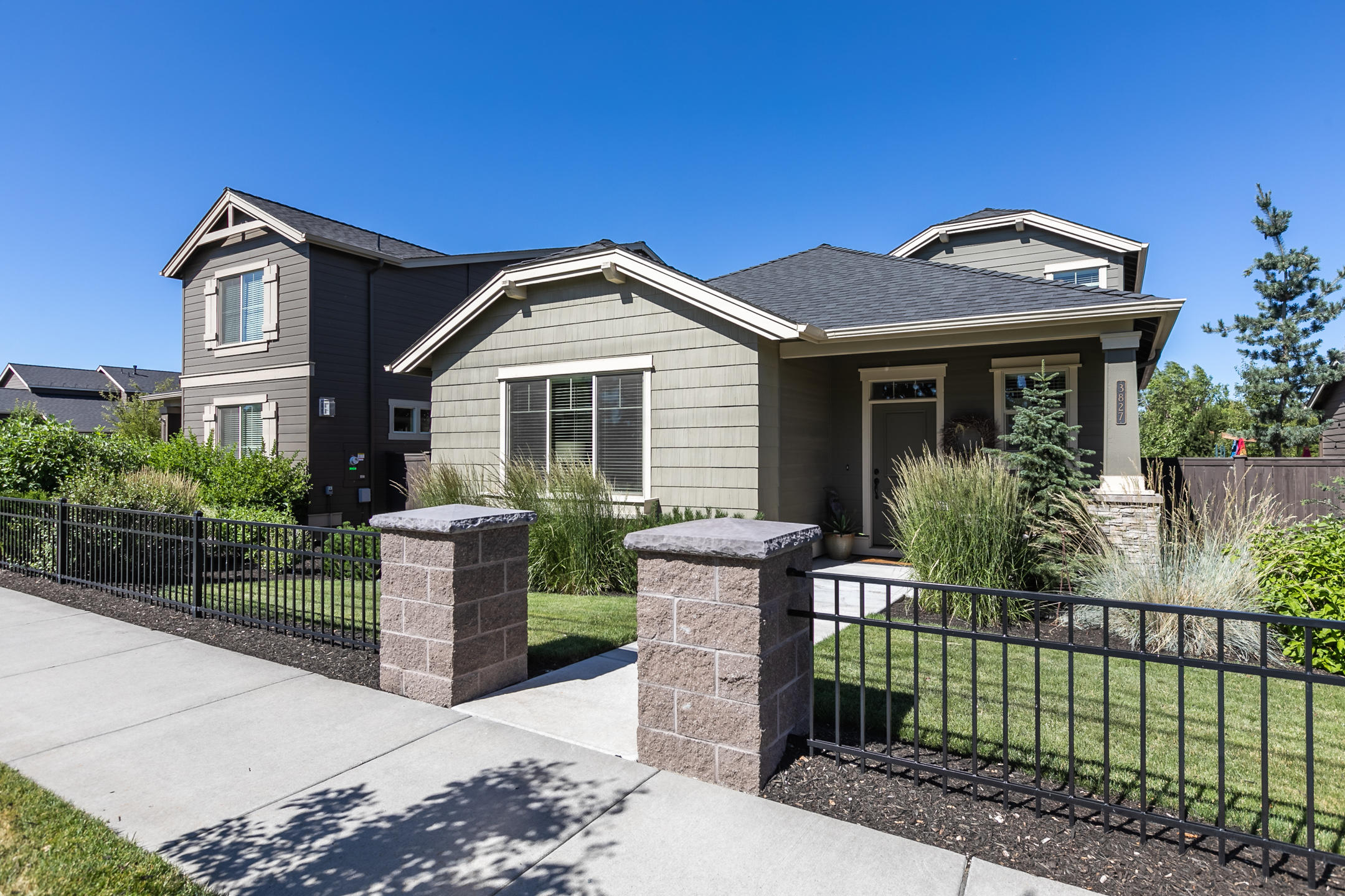 Lava Ridges - Residential