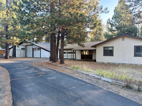 Tiny photo for 50842 Deer Forest Drive, La Pine, OR 97739 (MLS # 220227439)