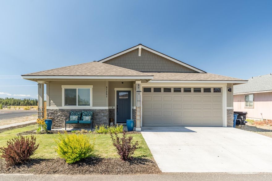 Well kept single level NW Ranch style home situated on a .14 acre corner lot with mountain views. This 1456 sq. ft. 3 bedrooms, 2 bathrooms, open floor plan with lots of natural light, laminate flooring throughout main living area and fully finished garage.  Large master bathroom with walk-in closet and double vanity. Full size laundry room, forced air heating, fenced in backyard.  Conveniently located near schools, restaurants and shopping.  Call to preview today!