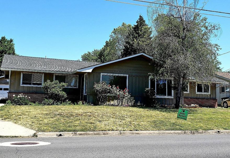 Great investment property with a solid rental history! This single level East Medford dublex is so conveniently located - close to schools, shopping, medical offices and the Asante Rogue Regional Medical Center Hospital. Each unit has a very comfortable floorplan with 2 bedrooms and 1 bathroom, a one car garage, a covered patio, and a nice backyard.