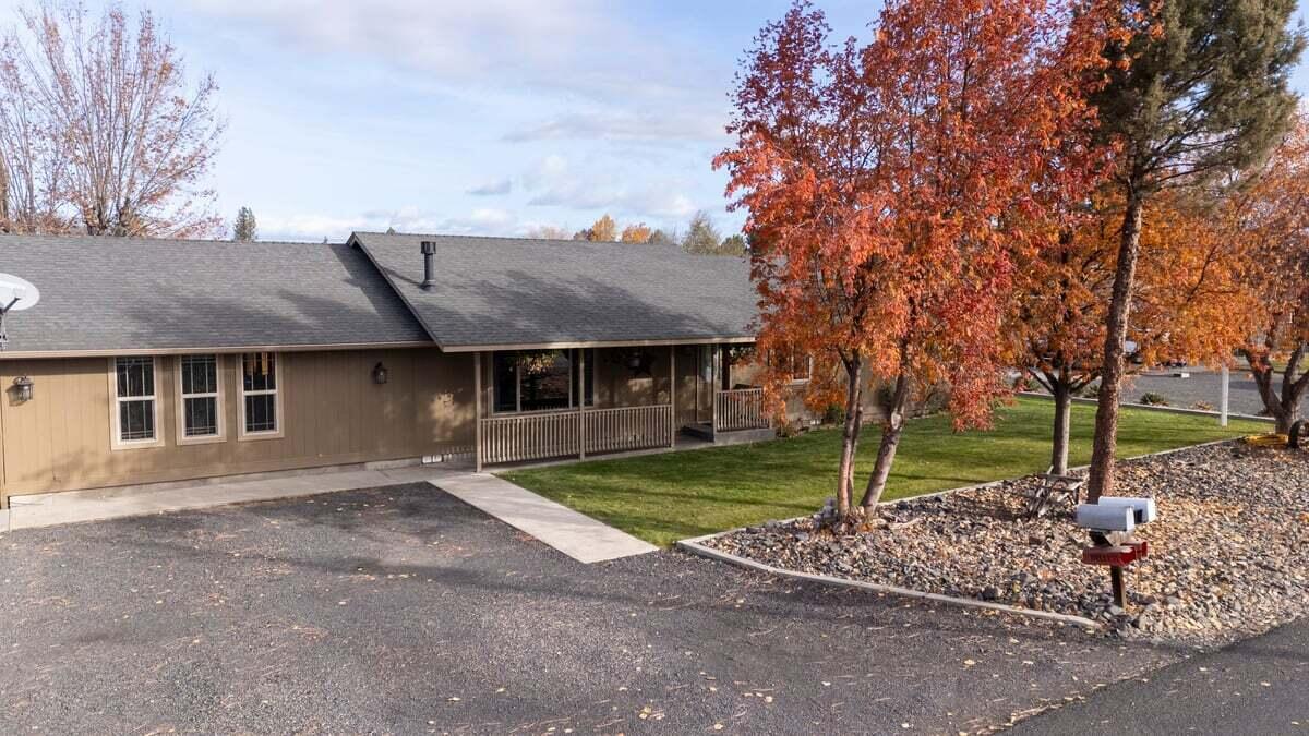 627 NW Martingale Road