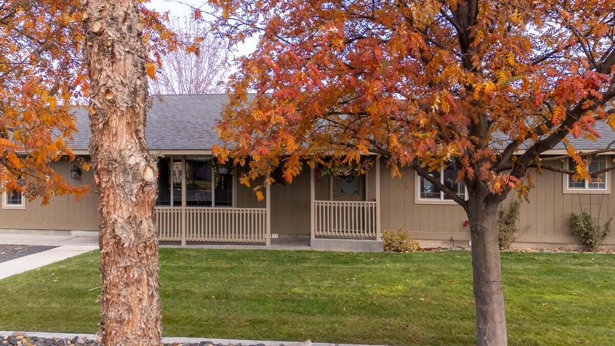 627 NW Martingale Road