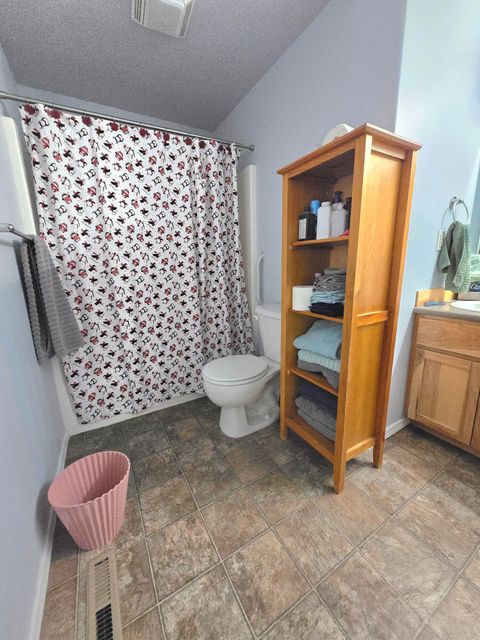 Tiny photo for 16498 Cassidy Drive, La Pine, OR 97739 (MLS # 220219975)