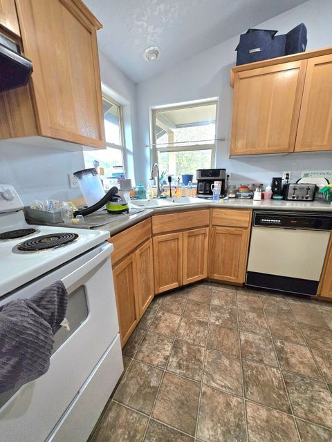 Tiny photo for 16498 Cassidy Drive, La Pine, OR 97739 (MLS # 220219975)