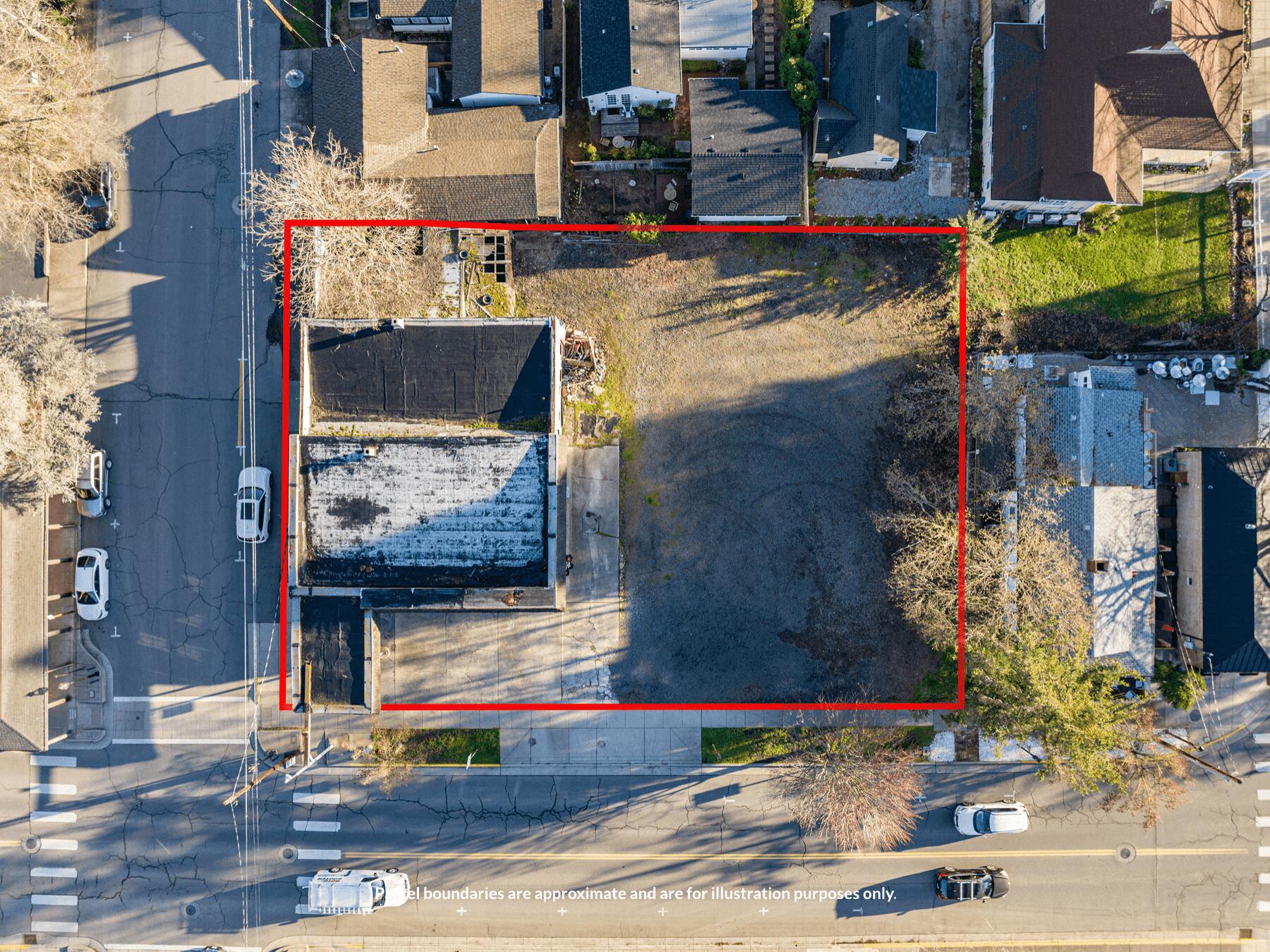 Main image without alt text