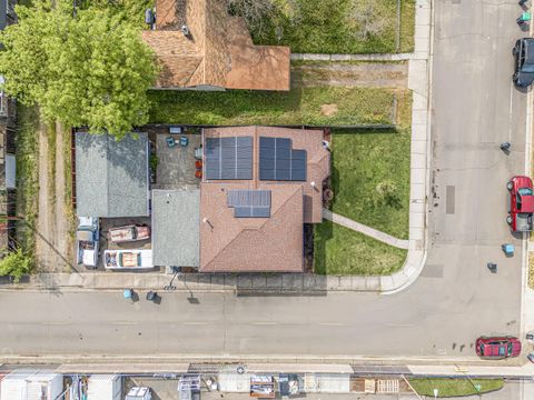 Tiny photo for 923 Jasper Street, Medford, OR 97501 (MLS # 220219454)