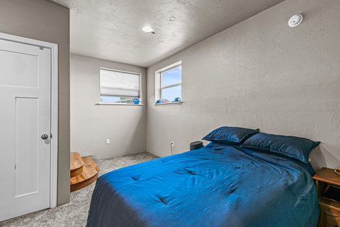 Tiny photo for 923 Jasper Street, Medford, OR 97501 (MLS # 220219454)