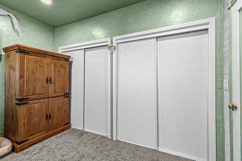 Tiny photo for 923 Jasper Street, Medford, OR 97501 (MLS # 220219454)