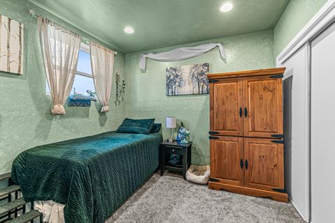 Tiny photo for 923 Jasper Street, Medford, OR 97501 (MLS # 220219454)