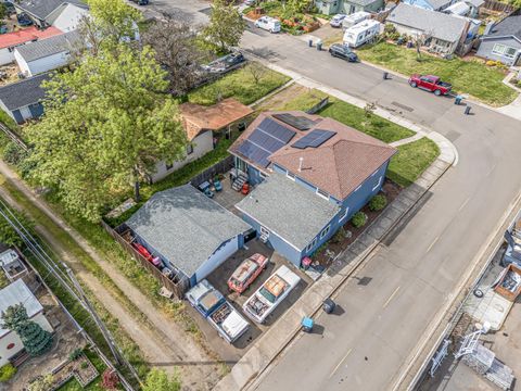 Tiny photo for 923 Jasper Street, Medford, OR 97501 (MLS # 220219454)