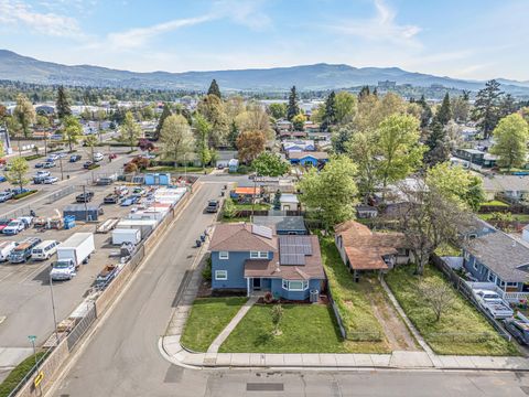 Tiny photo for 923 Jasper Street, Medford, OR 97501 (MLS # 220219454)