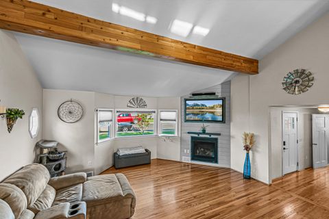 Tiny photo for 923 Jasper Street, Medford, OR 97501 (MLS # 220219454)