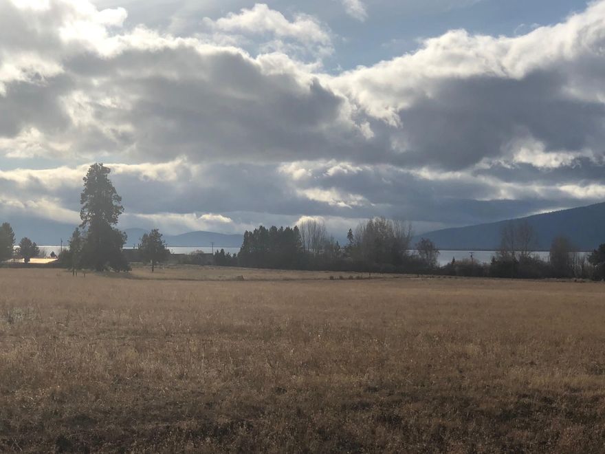 Across from Agency Lake is the exclusive Agency Lake Ranches. The gorgeous ready to build 5 acre lots have Power and Phone in place. There are so many things to do, you will never get bored. Take a drive to Crater Lake. Fish the Sprague River, have a Casino night, Ice Skate or relax at the Spa. This truly is a gorgeous spot.