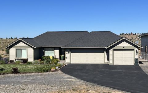 2388 NE Hilltop Lane Madras OR 97741