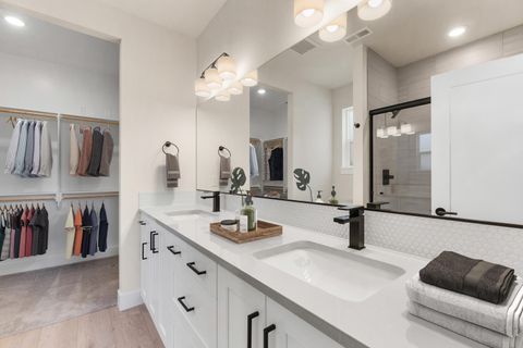 Tiny photo for 61127 NE Cobalt Street, Bend, OR 97701 (MLS # 220211211)