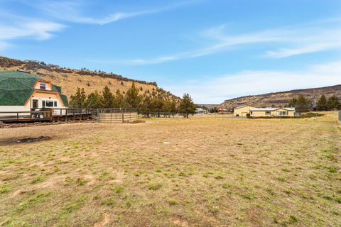 Tiny photo for 11487 SW Horny Hollow Trail, Terrebonne, OR 97760 (MLS # 220212463)