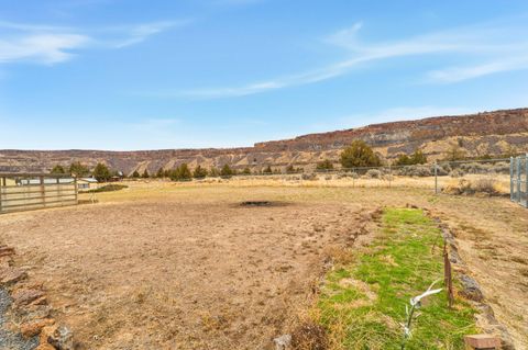 Tiny photo for 11487 SW Horny Hollow Trail, Terrebonne, OR 97760 (MLS # 220212463)