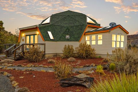 Photo of 11487 SW Horny Hollow Trail, Terrebonne, OR 97760 (MLS # 220212463)