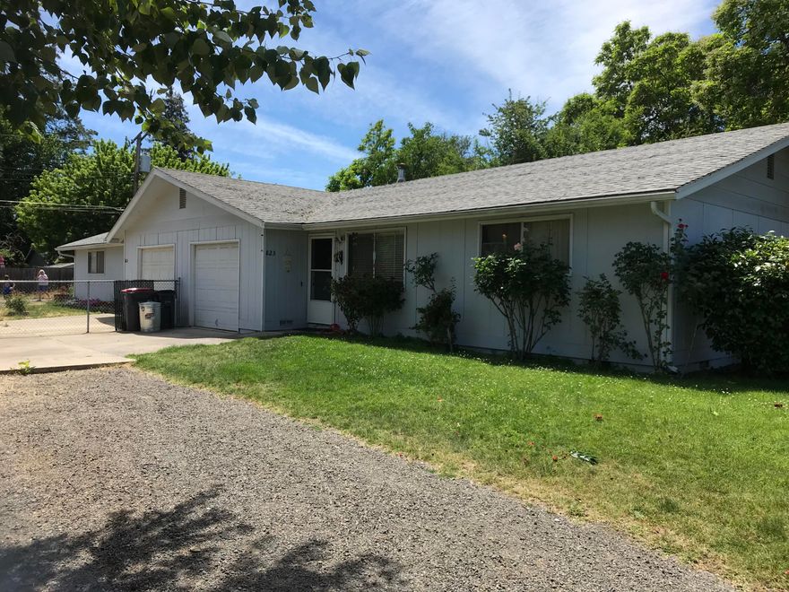 Here's your opportunity to acquire a well-priced duplex and transform it into a higher income property. The large lot offers potential for possible addition or expansion. Long term tenants in the front unit and new tenants in the back unit. The 2 single-car garages offer a real plus for storage or vehicle parking. Leases are in place for 12 months. Private fenced yards.