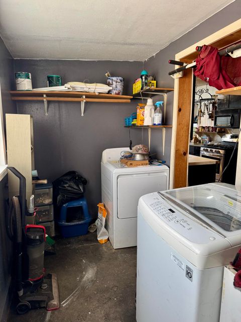 Tiny photo for 1604 Etna Street, Klamath Falls, OR 97603 (MLS # 220215832)