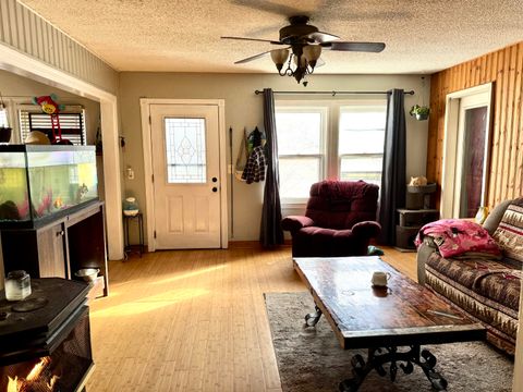 Tiny photo for 1604 Etna Street, Klamath Falls, OR 97603 (MLS # 220215832)