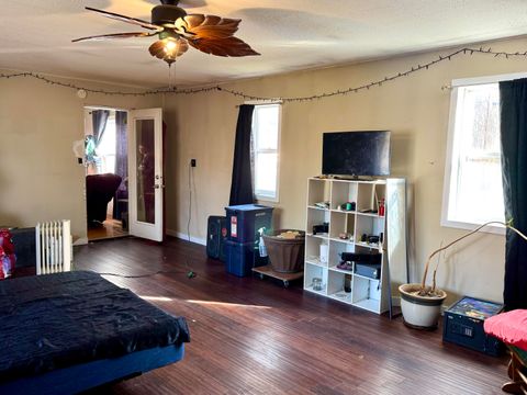 Tiny photo for 1604 Etna Street, Klamath Falls, OR 97603 (MLS # 220215832)