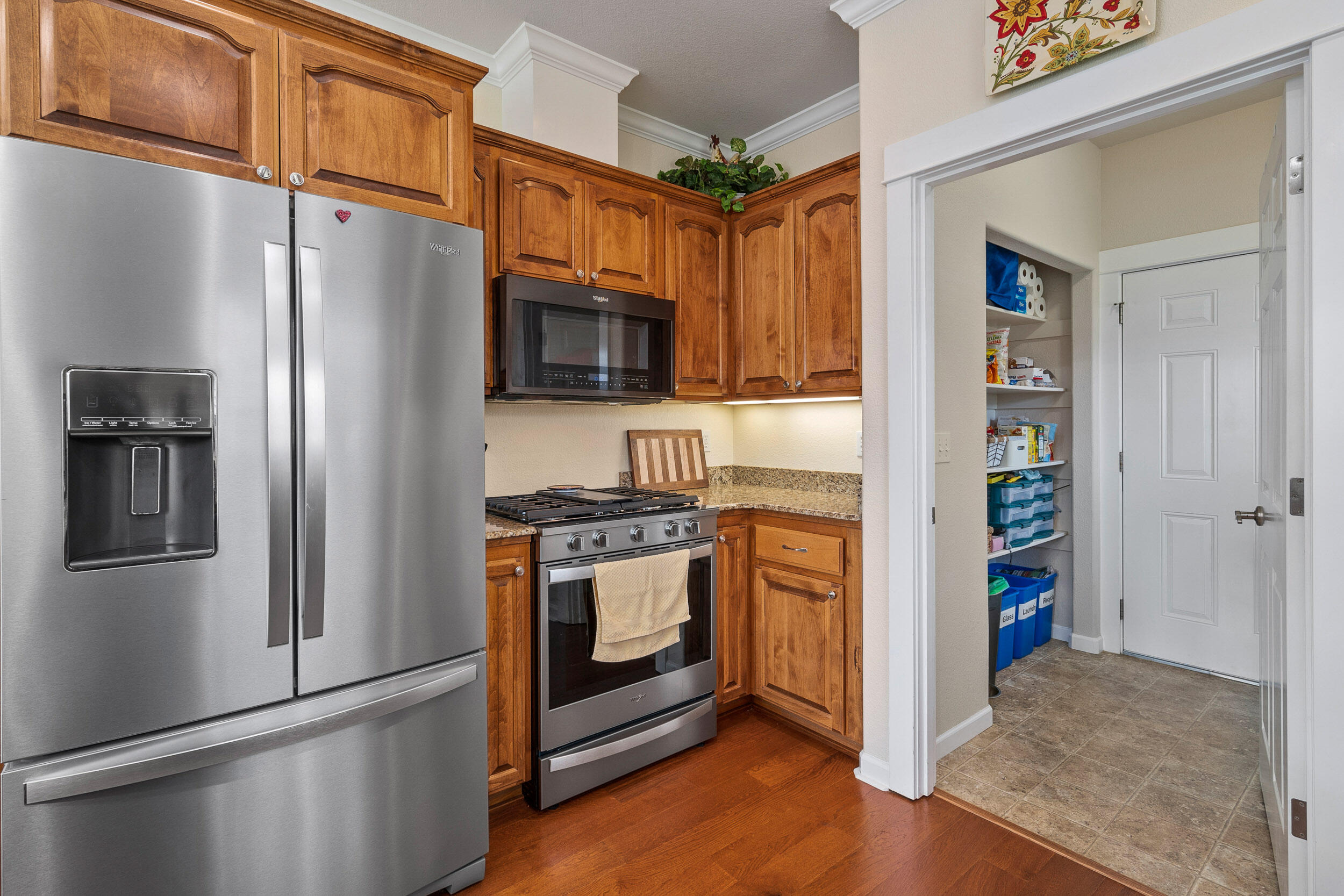 Kinsington Court Condominium - Residential