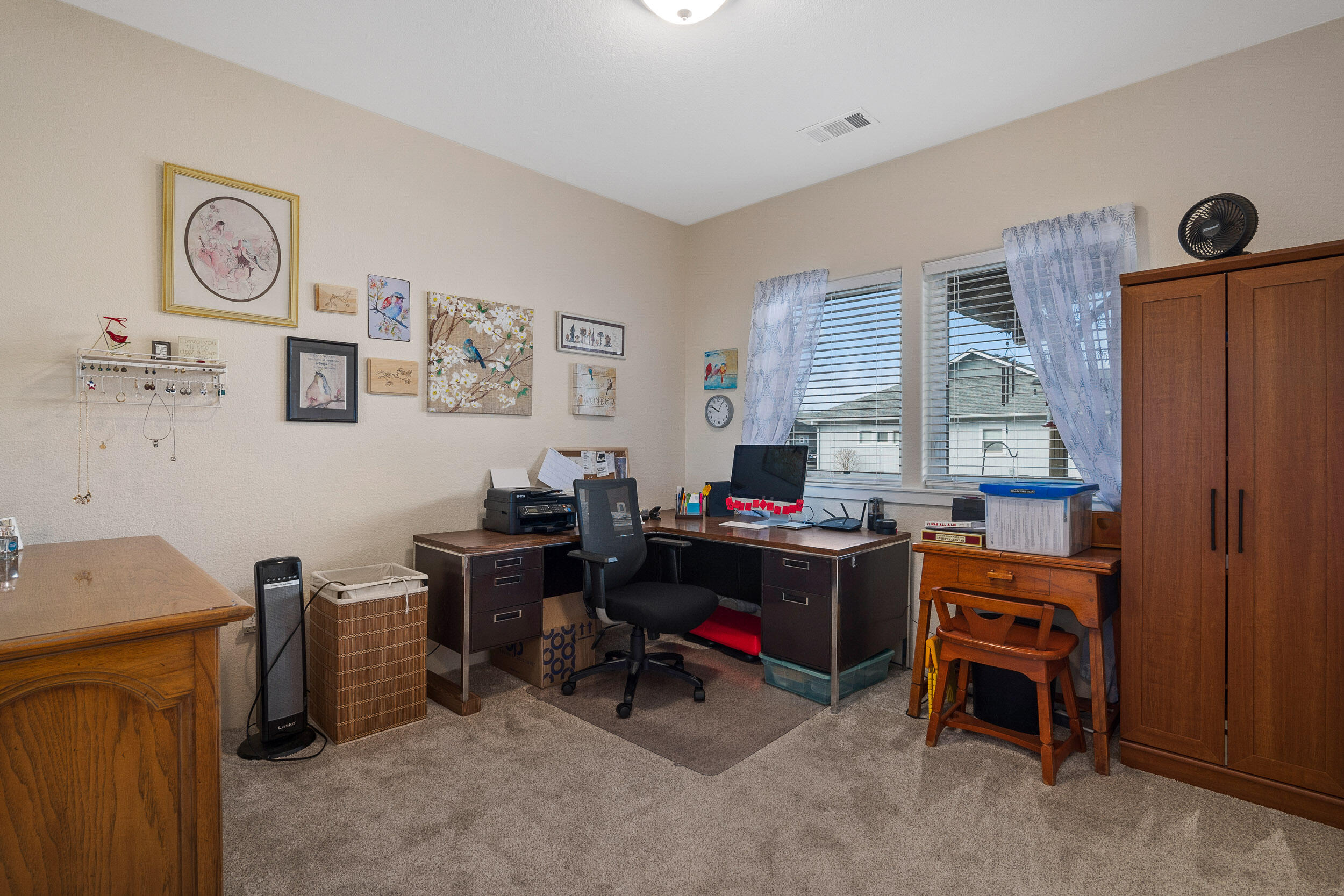 Kinsington Court Condominium - Residential