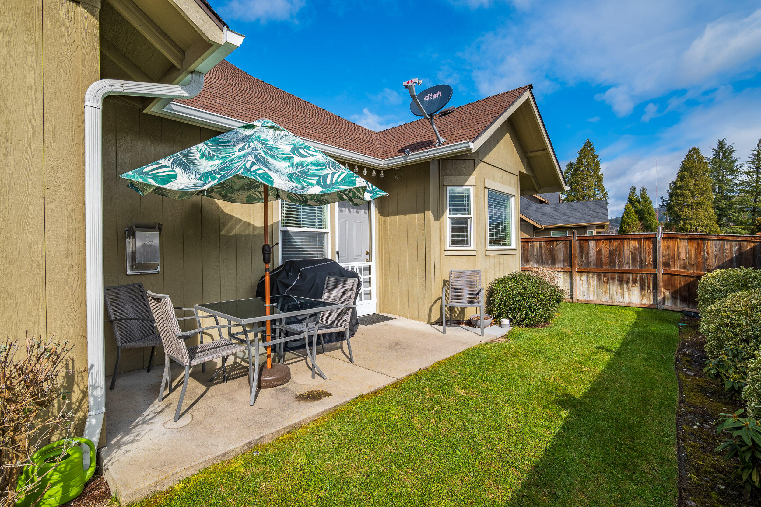 Kinsington Court Condominium - Residential