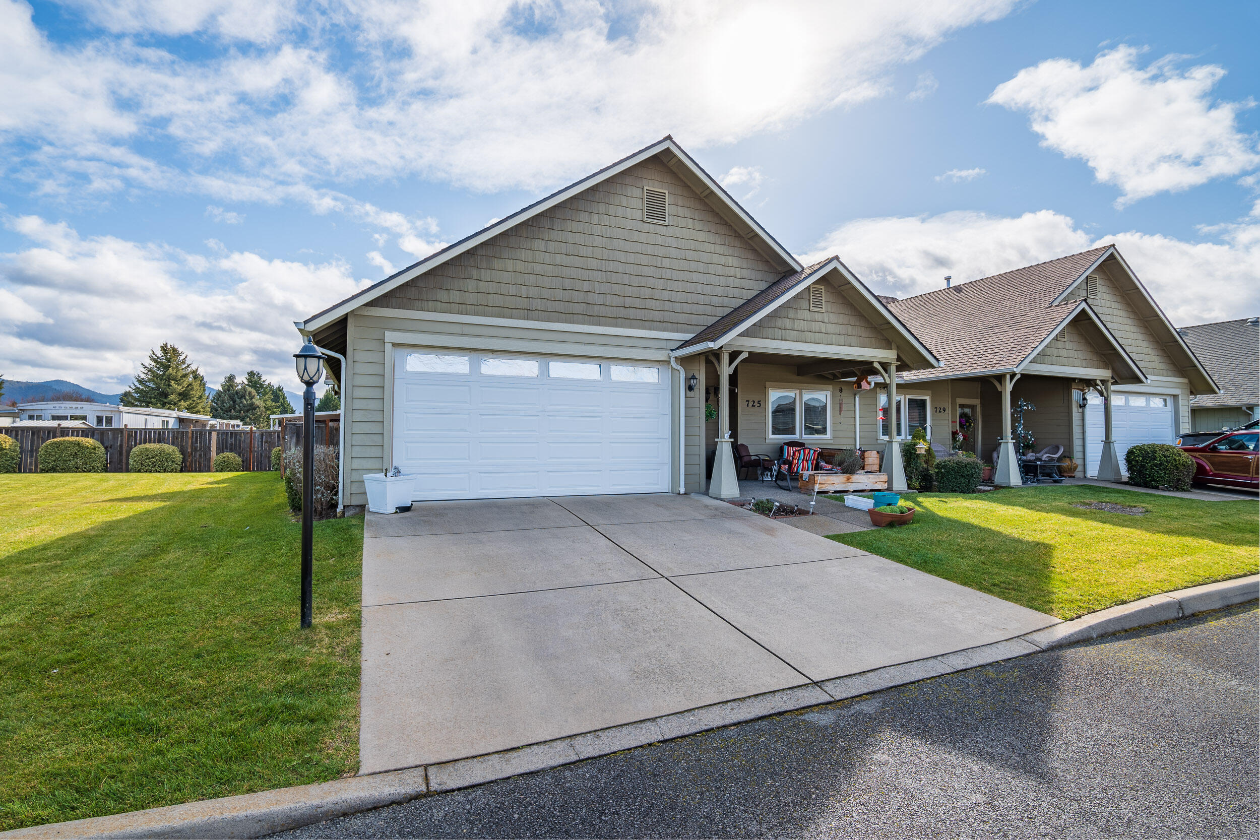 Kinsington Court Condominium - Residential