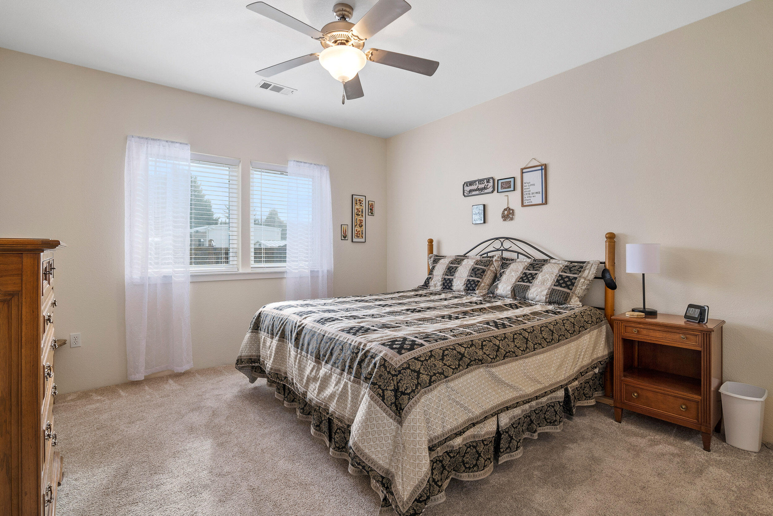 Kinsington Court Condominium - Residential