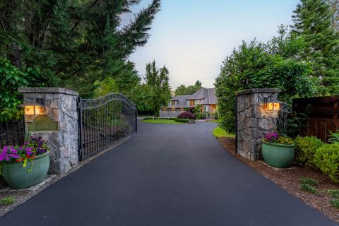 1126 NW Morgan Lane Grants Pass OR 97526