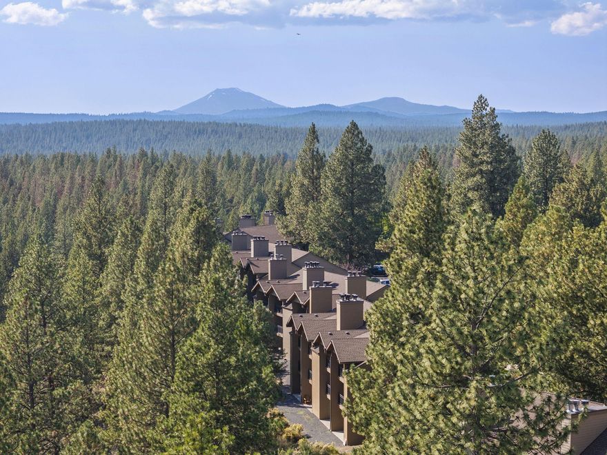 Discover refined resort living in this fully renovated Inn Of The 7th condominium. Unit 624 blends modern upgrades including new paint, flooring, designer lighting,
furnishings, a remodeled kitchen, bathroom, new dimmable smart lighting, hands free kitchen faucet, and a custom electric fireplace with the preserved original hearth for
added charm. Just minutes from Mt. Bachelor Resort and downtown Bend, this turnkey residence offers a lifestyle of convenience and adventure with amenities such as
pool, hot tubs, fitness center, tennis courts, and miles of riverfront trails. HOA dues cover all utilities, internet, cable, window cleaning, and HVAC service, ensuring truly
effortless ownership. Available furnished, this presents an ideal opportunity for a full-time residence, second home, or flexible rental option. A rare combination of luxury,
location, and low-maintenance living in one of Bend's most desirable destinations.