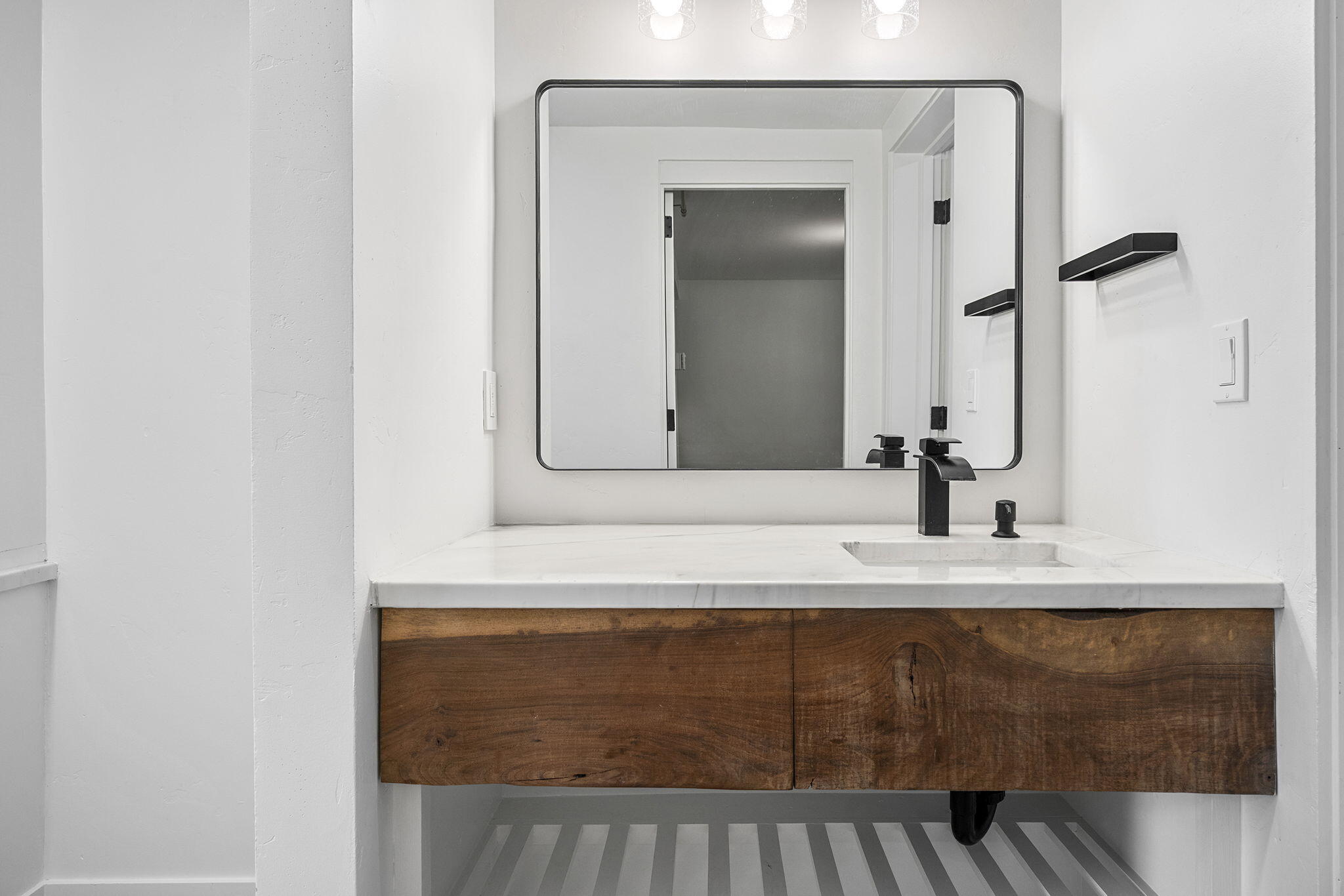 Inn Of The 7th - Residential