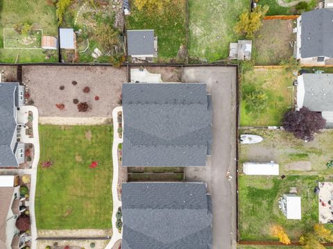 Tiny photo for 191 Mellecker Way, Medford, OR 97501 (MLS # 220211684)