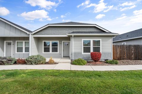 Photo of 191 Mellecker Way, Medford, OR 97501 (MLS # 220211684)