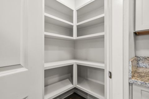 Tiny photo for 191 Mellecker Way, Medford, OR 97501 (MLS # 220211684)