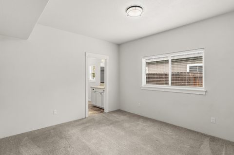 Tiny photo for 191 Mellecker Way, Medford, OR 97501 (MLS # 220211684)