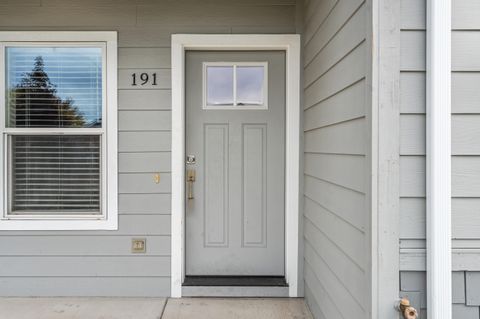 Tiny photo for 191 Mellecker Way, Medford, OR 97501 (MLS # 220211684)