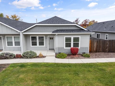Tiny photo for 191 Mellecker Way, Medford, OR 97501 (MLS # 220211684)