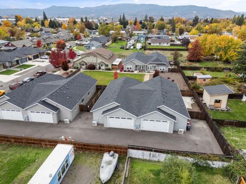 Tiny photo for 191 Mellecker Way, Medford, OR 97501 (MLS # 220211684)