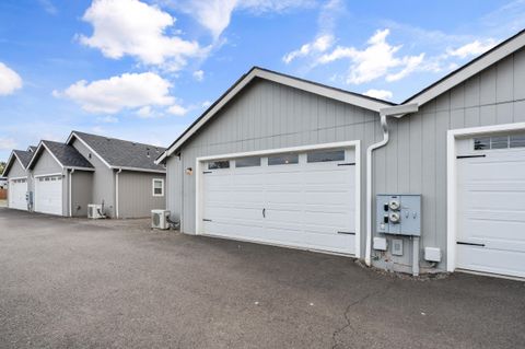 Tiny photo for 191 Mellecker Way, Medford, OR 97501 (MLS # 220211684)