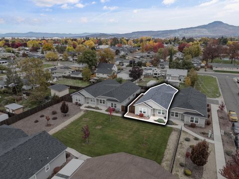 Tiny photo for 191 Mellecker Way, Medford, OR 97501 (MLS # 220211684)