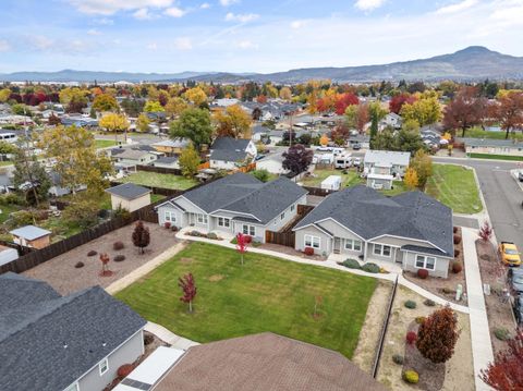 Tiny photo for 191 Mellecker Way, Medford, OR 97501 (MLS # 220211684)