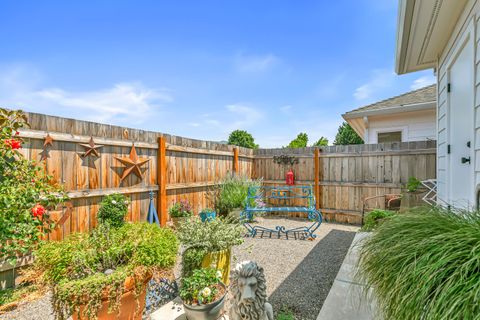 Tiny photo for 583 Coffee Lane, Ashland, OR 97520 (MLS # 220214851)