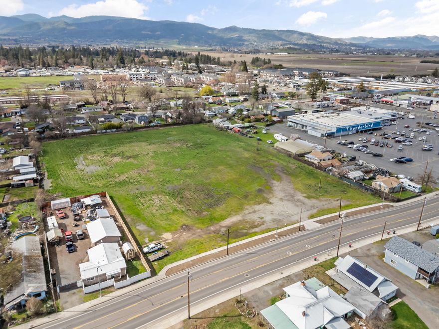 Multifamily development opportunity in Medford, Oregon.	This property offers a unique opportunity for developers to acquire a high-density multi-family development site where entitlements have been completed and approved for a 122-unit apartment complex, streamlining the development process. Medford is a growing city with a shortage of housing available.  One of the 
owners is a licensed real estate broker in the State of Oregon.