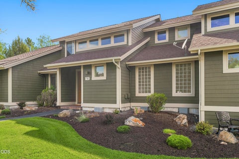 Tiny photo for 743 Sage Country Court, Redmond, OR 97756 (MLS # 220226327)